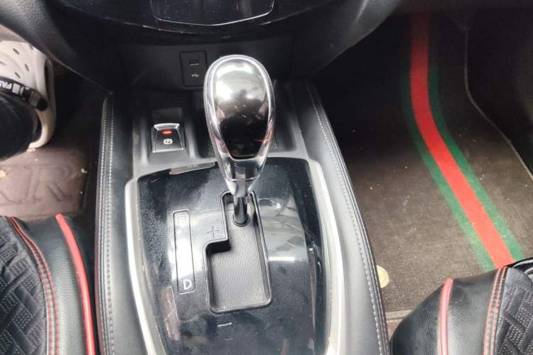 Used Nissan X-Trail 2019 2.0L CVT Comfort Edition 2WD Gear Lever