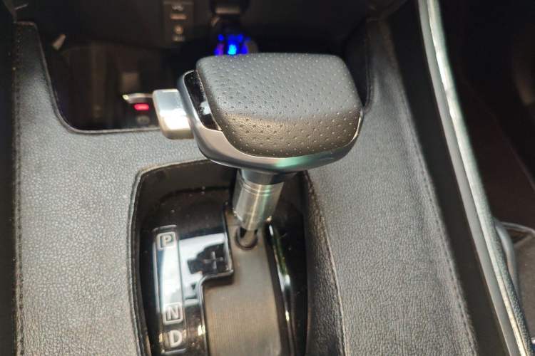 Used Nissan X-Trail 2019 2.0L CVT Comfort Edition 2WD Gear Lever