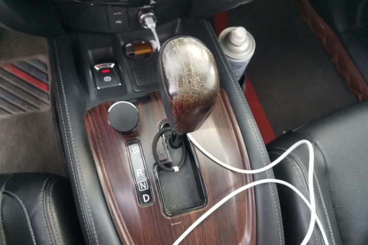 Used Nissan X-Trail 2019 2.0L CVT Smart Connect Comfort Edition 2WD Gear Lever