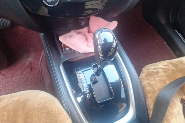 Used Nissan X-Trail 2019 2.0L CVT Comfort Edition 2WD Gear Lever