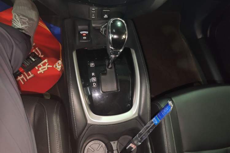 Used Nissan X-Trail 2019 2.0L CVT Comfort Edition 2WD Gear Lever