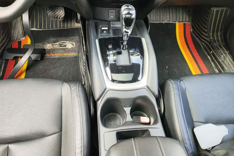 Used Nissan X-Trail 2019 2.0L CVT Smart Connect Comfort Edition 2WD Gear Lever