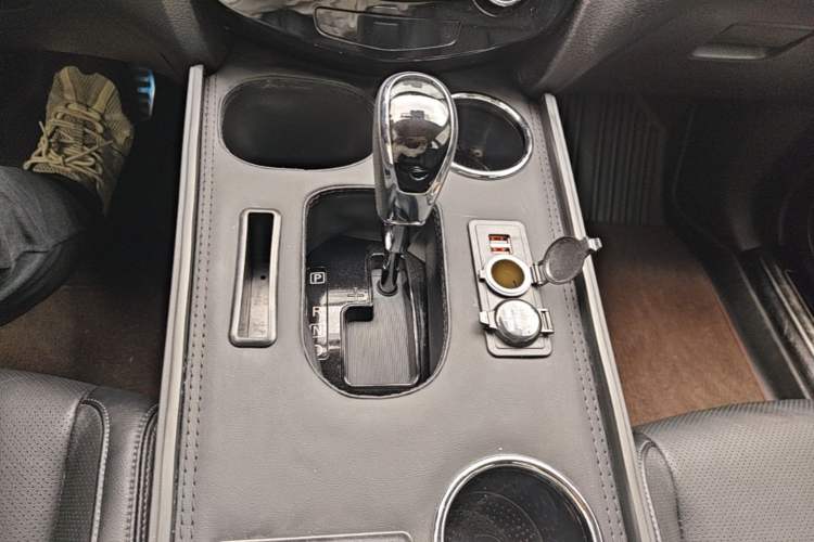 Used Nissan X-Trail 2019 2.0L CVT Smart Connect Comfort Edition 2WD Gear Lever