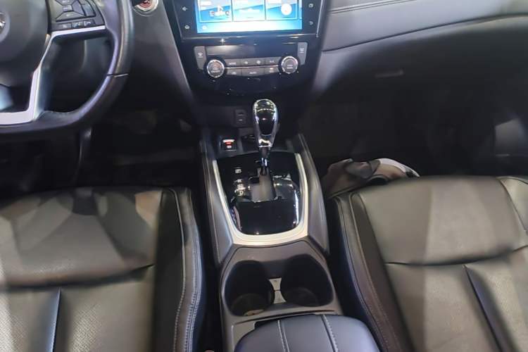 Used Nissan X-Trail 2019 2.0L CVT Smart Connect Comfort Edition 2WD Gear Lever