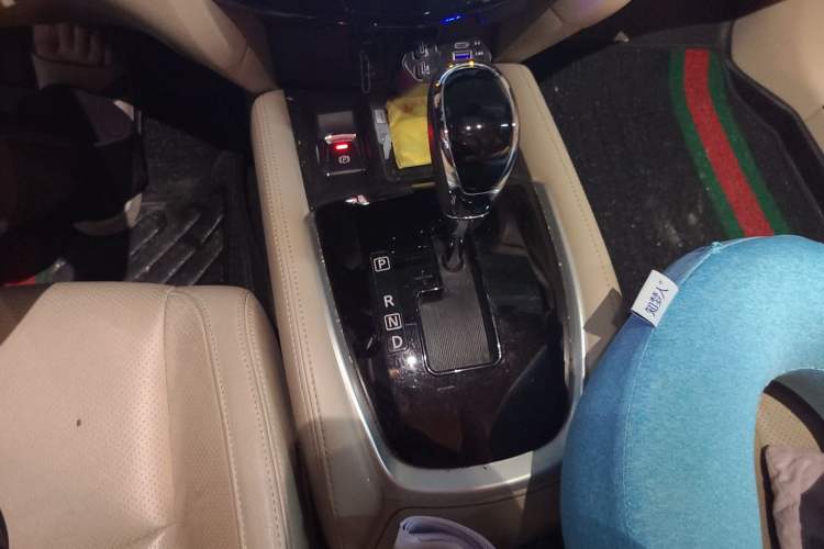 Used Nissan X-Trail 2019 2.0L CVT Comfort Edition 2WD Gear Lever