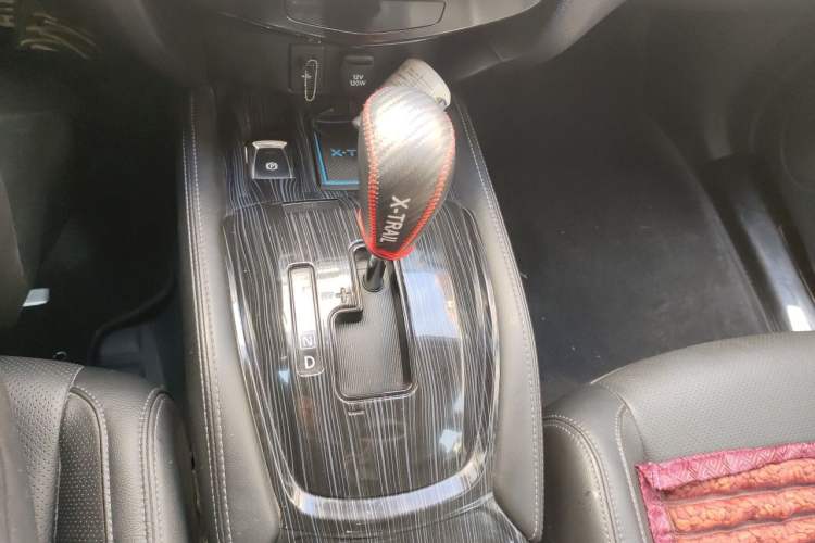 Used Nissan X-Trail 2019 2.0L CVT Smart Connect Comfort Edition 2WD Gear Lever