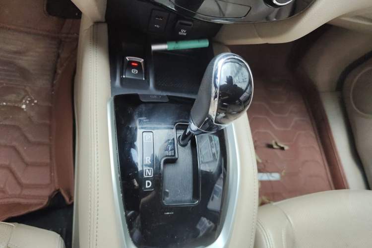 Used Nissan X-Trail 2019 2.5L CVT SmartConnect 7-Seater Leading Edition 4WD Gear Lever