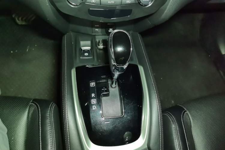 Used Nissan X-Trail 2019 2.0L CVT Smart Connect Comfort Edition 2WD Gear Lever