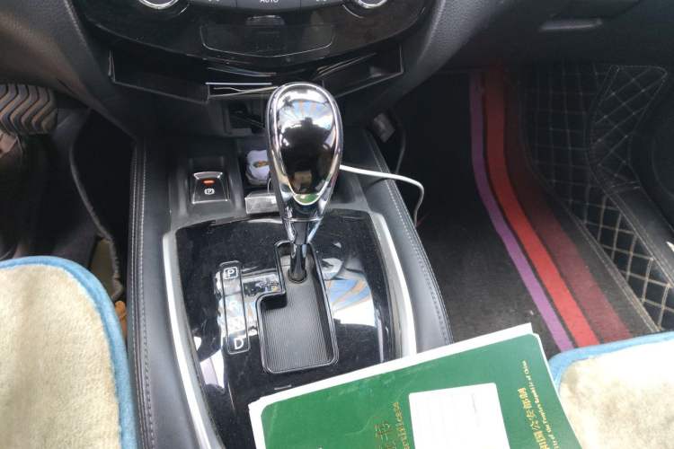 Used Nissan X-Trail 2019 2.0L CVT Smart Connect Comfort Edition 2WD Gear Lever
