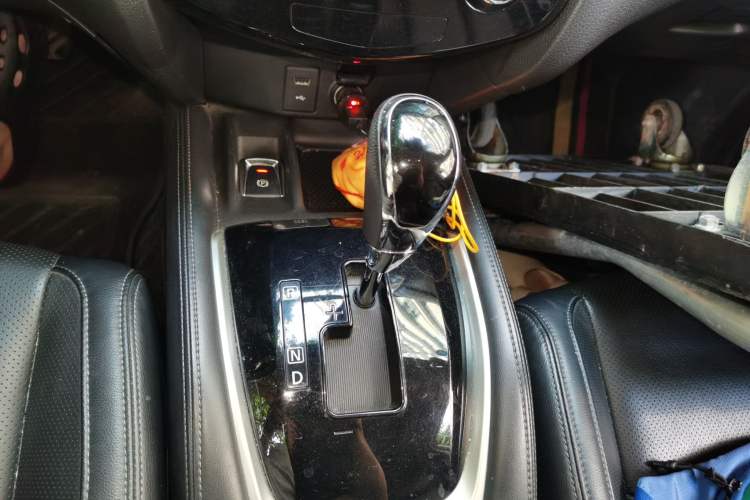 Used Nissan X-Trail 2019 2.0L CVT Smart Connect Comfort Edition 2WD Gear Lever