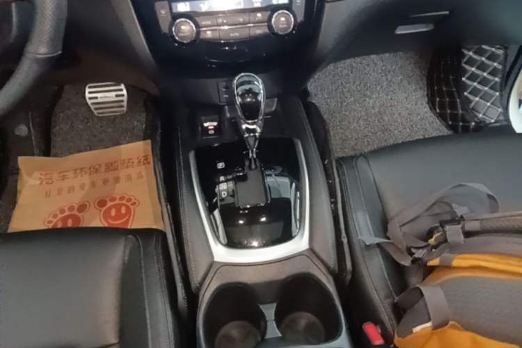 Used Nissan X-Trail 2019 2.0L CVT Smart Connect Comfort Edition 2WD Gear Lever