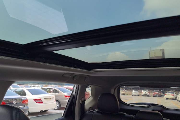 Used Nissan X-Trail 2019 2.0L CVT Smart Connect Comfort Edition 2WD Headliner