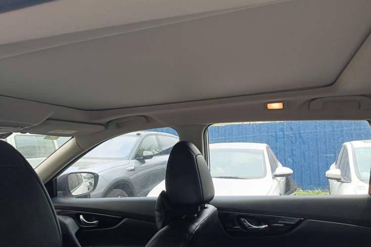 Used Nissan X-Trail 2019 2.0L CVT Smart Connect Comfort Edition 2WD Headliner