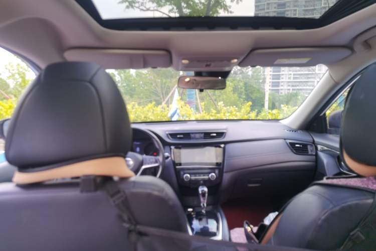 Used Nissan X-Trail 2019 2.5L CVT Smart Connect Luxury Edition 4WD Headliner