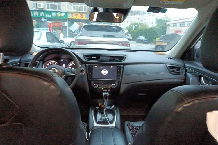 Used Nissan X-Trail 2019 2.0L CVT Smart Connect Comfort Edition 2WD Headliner