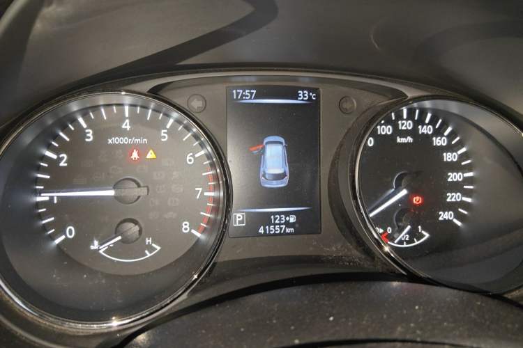 Used Nissan X-Trail 2019 2.0L CVT Smart Connect Comfort Edition 2WD Instrument Cluster