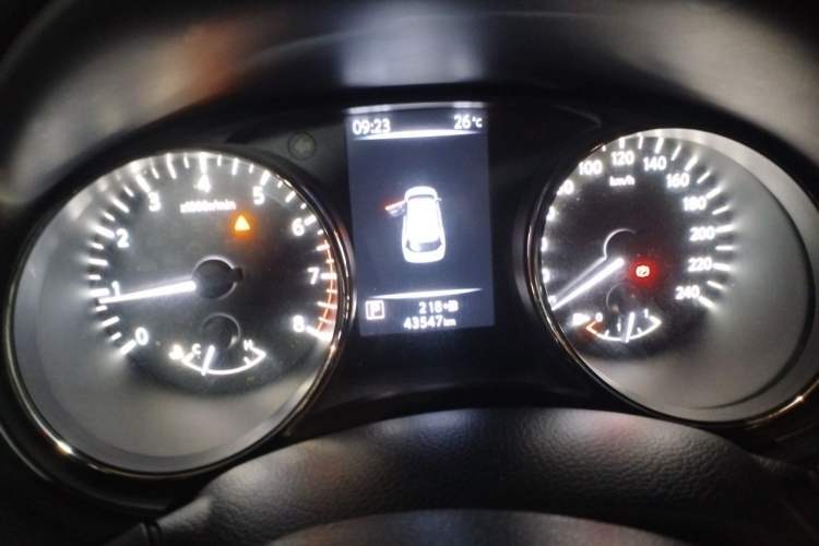 Used Nissan X-Trail 2019 2.0L CVT Smart Connect Comfort Edition 2WD Instrument Cluster