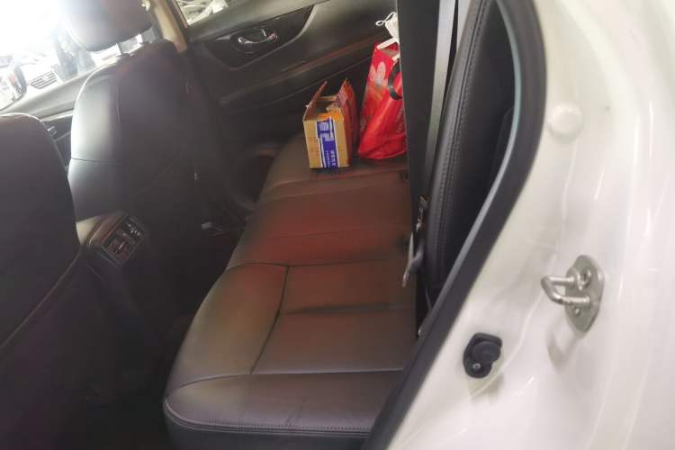 Used Nissan X-Trail 2019 2.0L CVT Comfort Edition 2WD Interior 1