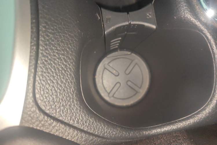 Used Nissan X-Trail 2019 2.5L CVT Smart Connect Luxury Edition 4WD Interior 1
