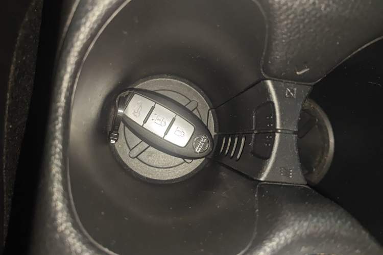 Used Nissan X-Trail 2019 2.5L CVT Smart Connect Luxury Edition 4WD Interior 1