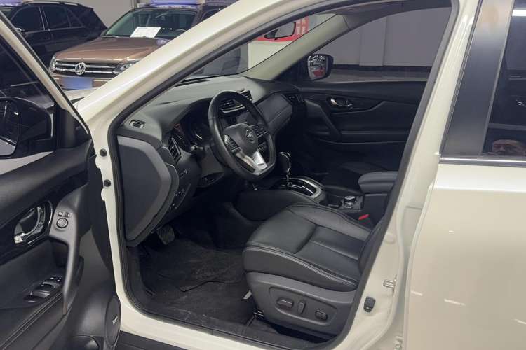 Used Nissan X-Trail 2019 2.5L CVT Smart Connect Luxury Edition 4WD Interior 1