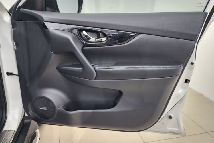 Used Nissan X-Trail 2019 2.5L CVT Smart Connect Luxury Edition 4WD Interior 10