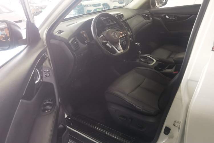 Used Nissan X-Trail 2019 2.0L CVT Comfort Edition 2WD Interior 2