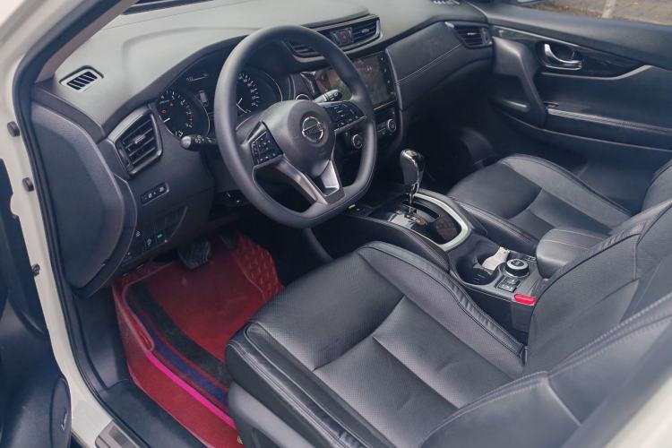 Used Nissan X-Trail 2019 2.5L CVT Smart Connect Leading Edition 4WD Interior 2