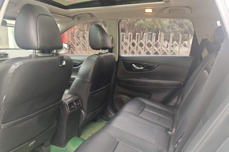Used Nissan X-Trail 2019 2.0L CVT Smart Connect Comfort Edition 2WD Interior 2