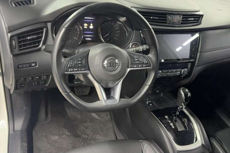 Used Nissan X-Trail 2019 2.5L CVT Smart Connect Luxury Edition 4WD Interior 2