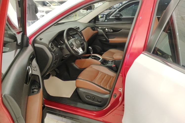Used Nissan X-Trail 2019 2.5L CVT Smart Connect Supreme Edition 4WD Interior 2