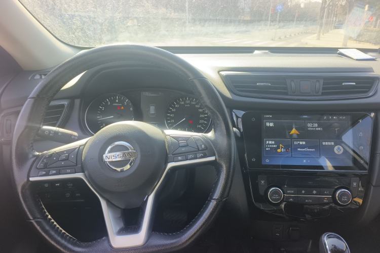 Used Nissan X-Trail 2019 2.5L CVT Smart Connect Luxury Edition 4WD Interior 2