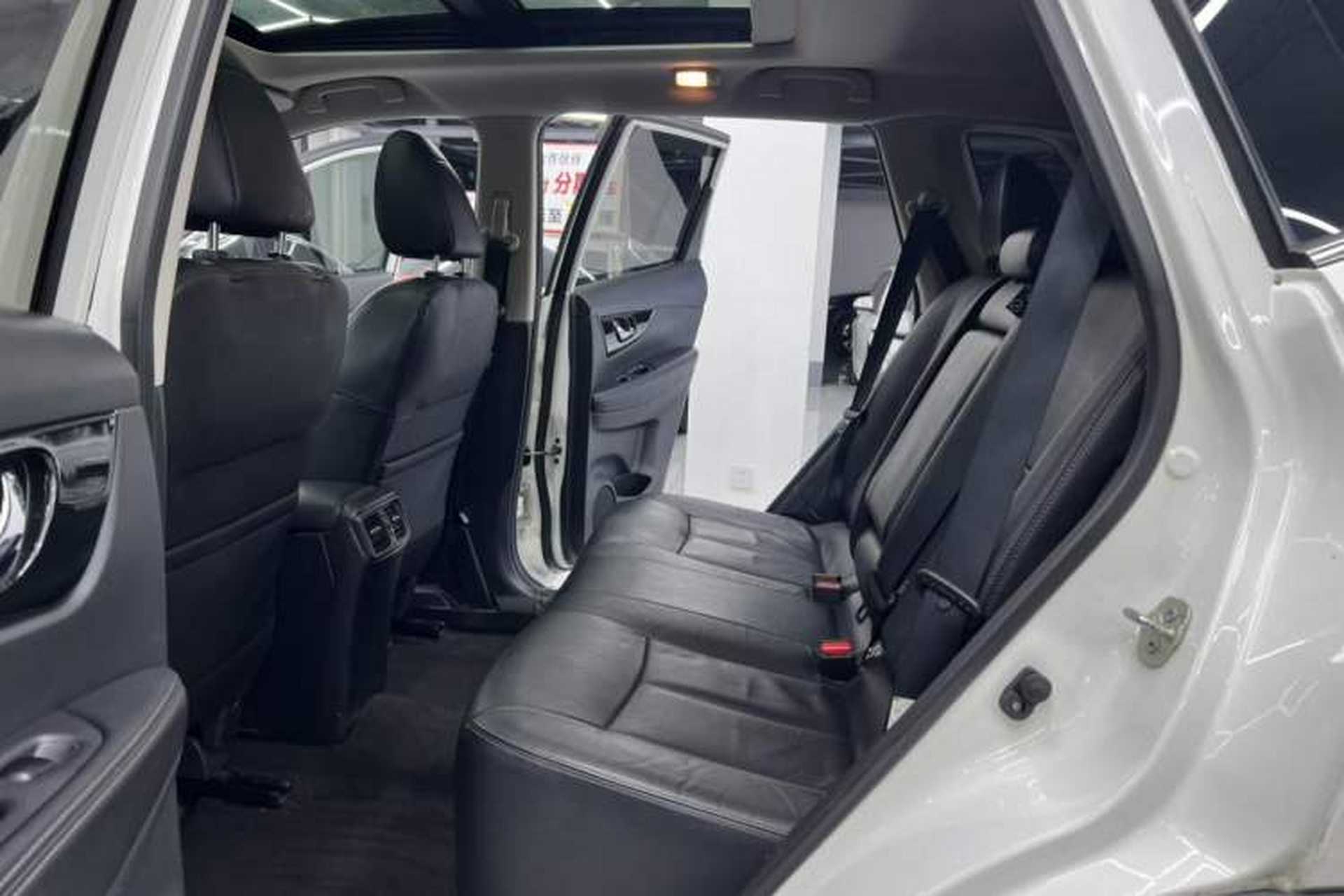 Used Nissan X-Trail 2019 2.5L CVT Smart Connect Luxury Edition 4WD Interior 2