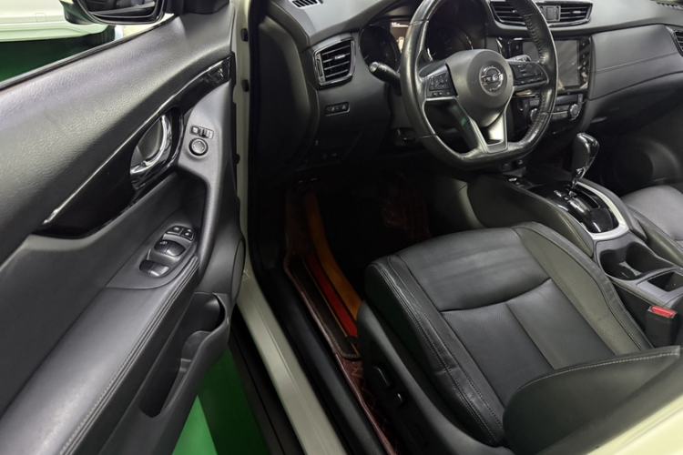 Used Nissan X-Trail 2019 2.0L CVT Smart Connect Comfort Edition 2WD Interior 2