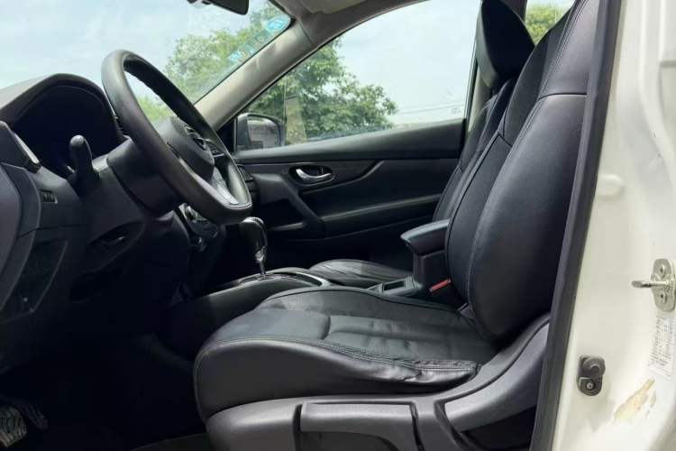 Used Nissan X-Trail 2019 2.0L CVT Smart Connect Comfort Edition 2WD Interior 3