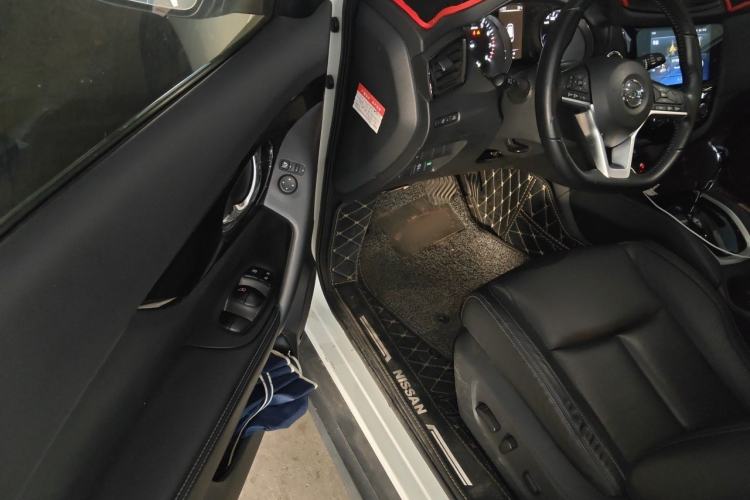 Used Nissan X-Trail 2019 2.0L CVT Smart Connect Comfort Edition 2WD Interior 3