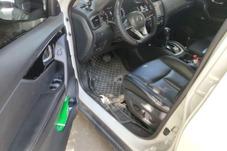 Used Nissan X-Trail 2019 2.0L CVT Smart Connect Comfort Edition 2WD Interior 3