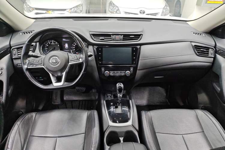 Used Nissan X-Trail 2019 2.0L CVT Smart Connect Comfort Edition 2WD Interior 3