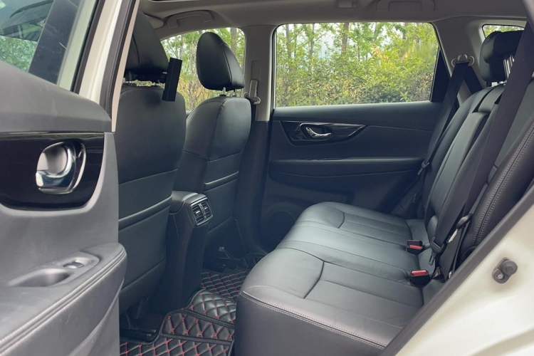 Used Nissan X-Trail 2019 2.0L CVT Smart Connect Comfort Edition 2WD Interior 3