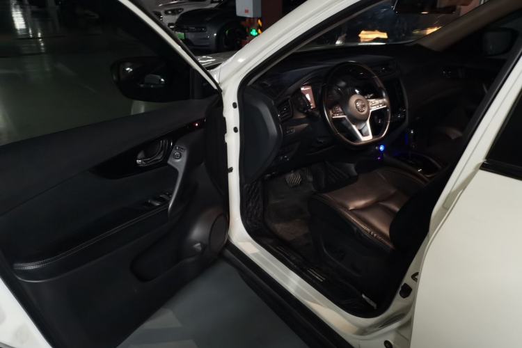 Used Nissan X-Trail 2019 2.0L CVT Comfort Edition 2WD Interior 3