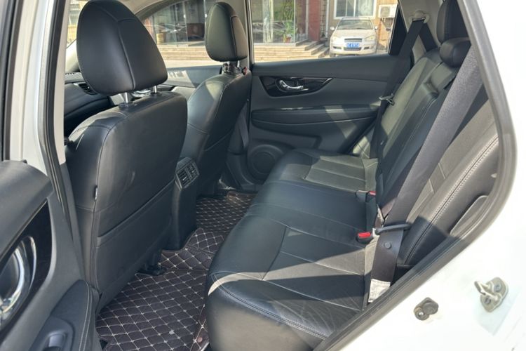 Used Nissan X-Trail 2019 2.0L CVT Smart Connect Comfort Edition 2WD Interior 3