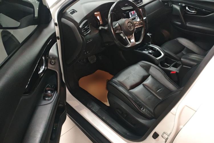 Used Nissan X-Trail 2019 2.0L CVT Smart Connect Comfort Edition 2WD Interior 3