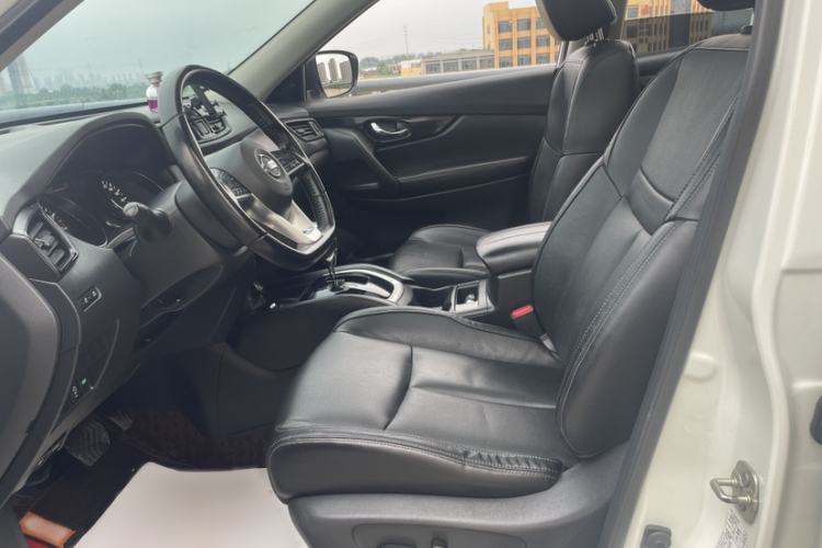 Used Nissan X-Trail 2019 2.0L CVT Smart Connect Comfort Edition 2WD Interior 4