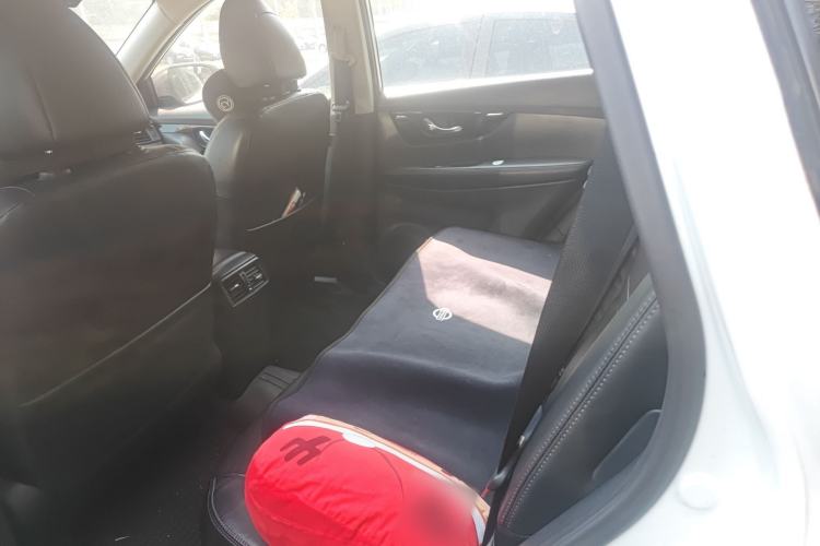 Used Nissan X-Trail 2019 2.0L CVT Comfort Edition 2WD Interior 4