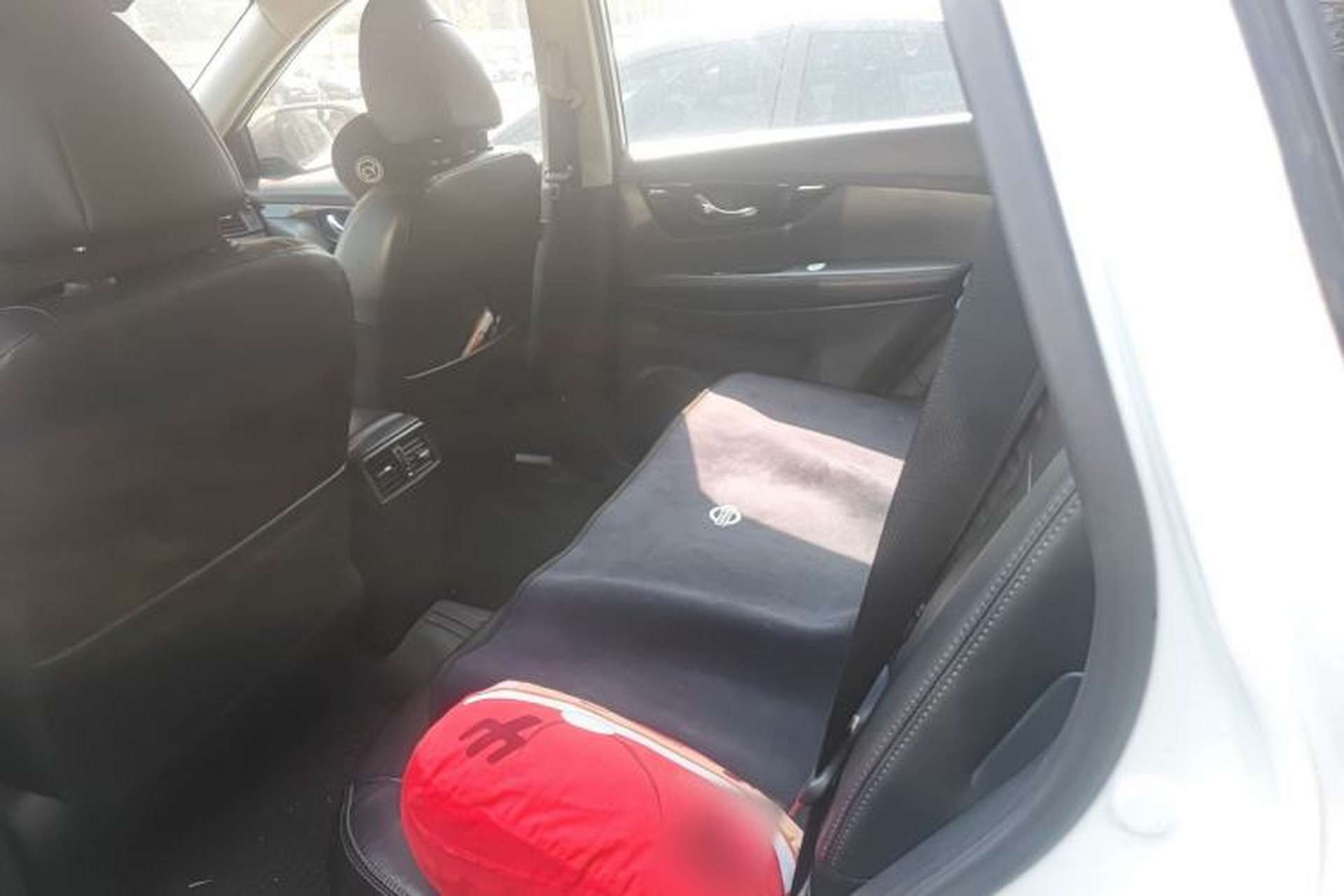 Used Nissan X-Trail 2019 2.0L CVT Comfort Edition 2WD Interior 4