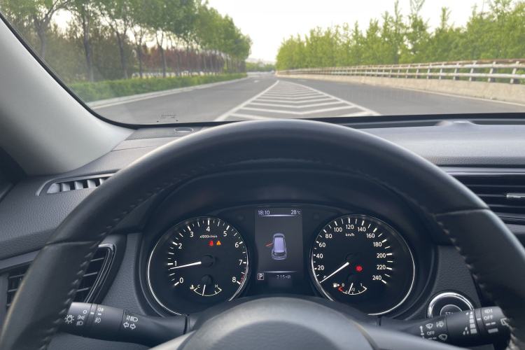 Used Nissan X-Trail 2019 2.0L CVT Smart Connect Comfort Edition 2WD Interior 4