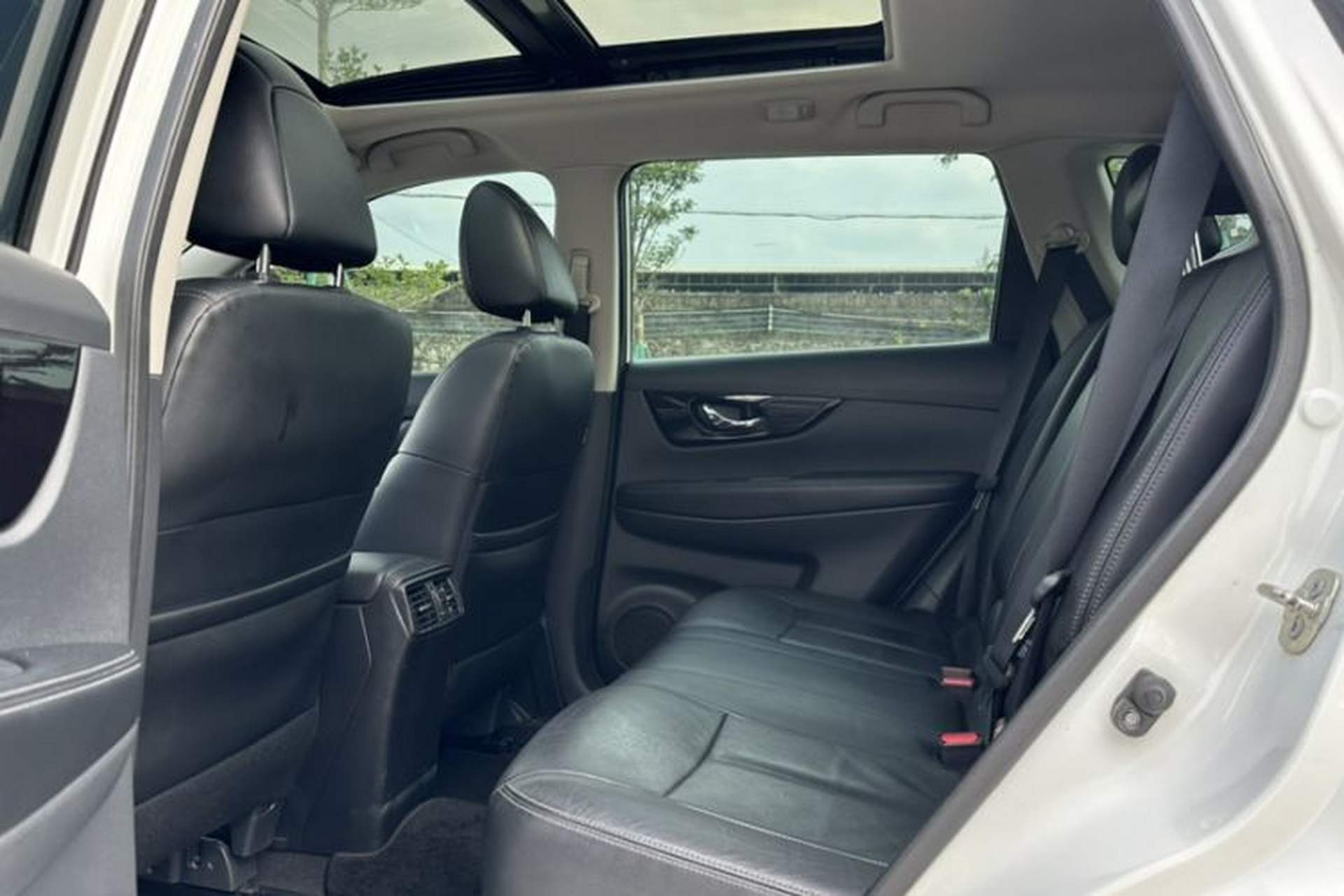 Used Nissan X-Trail 2019 2.0L CVT Smart Connect Comfort Edition 2WD Interior 4