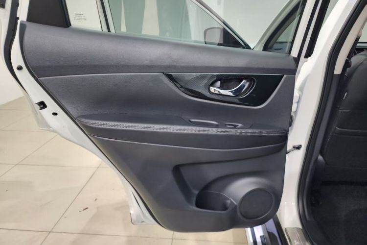 Used Nissan X-Trail 2019 2.5L CVT Smart Connect Luxury Edition 4WD Interior 4