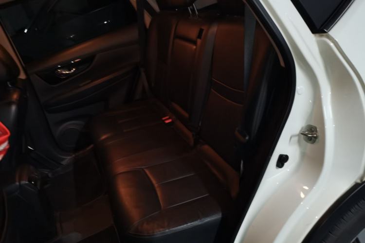 Used Nissan X-Trail 2019 2.0L CVT Comfort Edition 2WD Interior 4