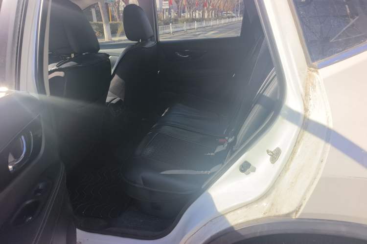 Used Nissan X-Trail 2019 2.5L CVT Smart Connect Luxury Edition 4WD Interior 4